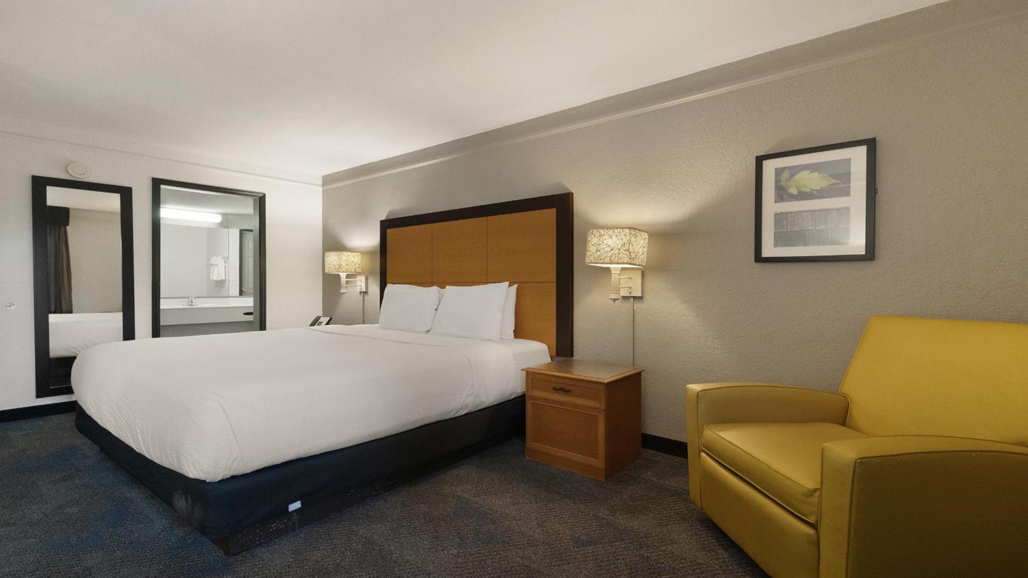 Howard Johnson By Wyndham Sacramento Downtown Экстерьер фото