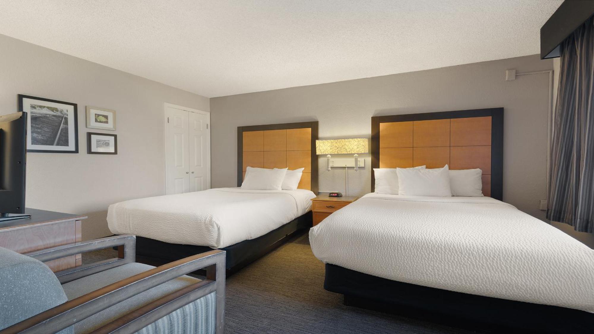Howard Johnson By Wyndham Sacramento Downtown Экстерьер фото