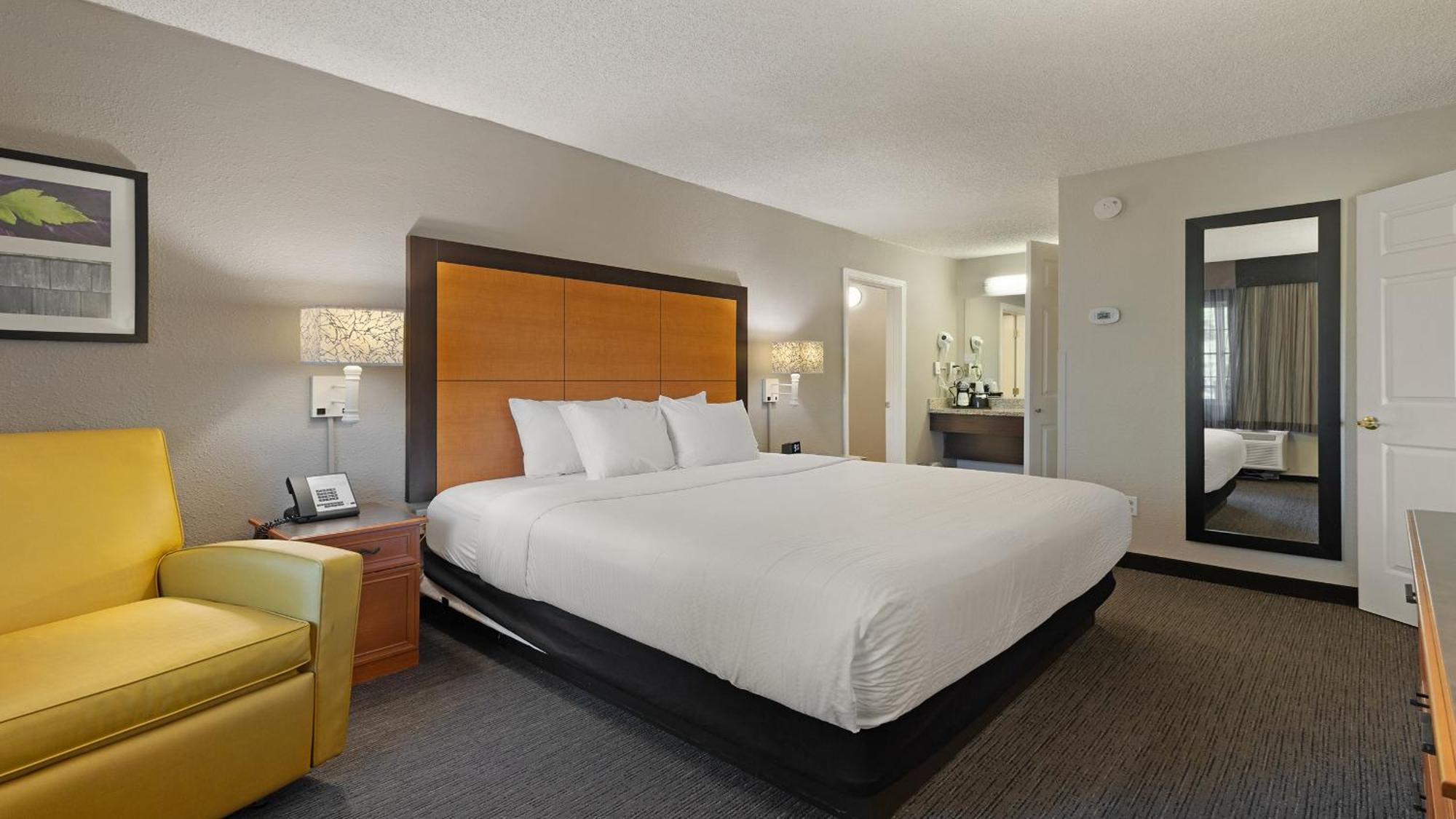Howard Johnson By Wyndham Sacramento Downtown Экстерьер фото
