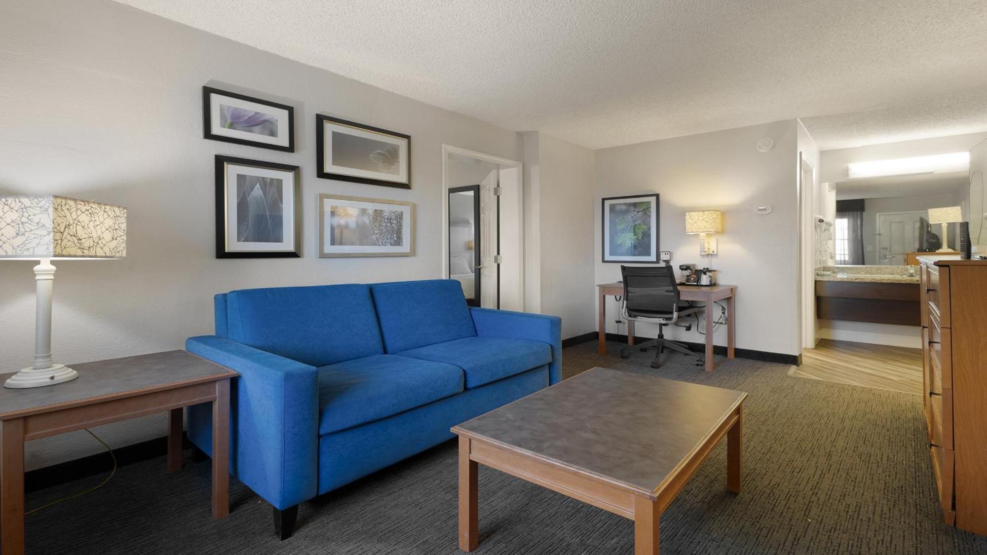 Howard Johnson By Wyndham Sacramento Downtown Экстерьер фото