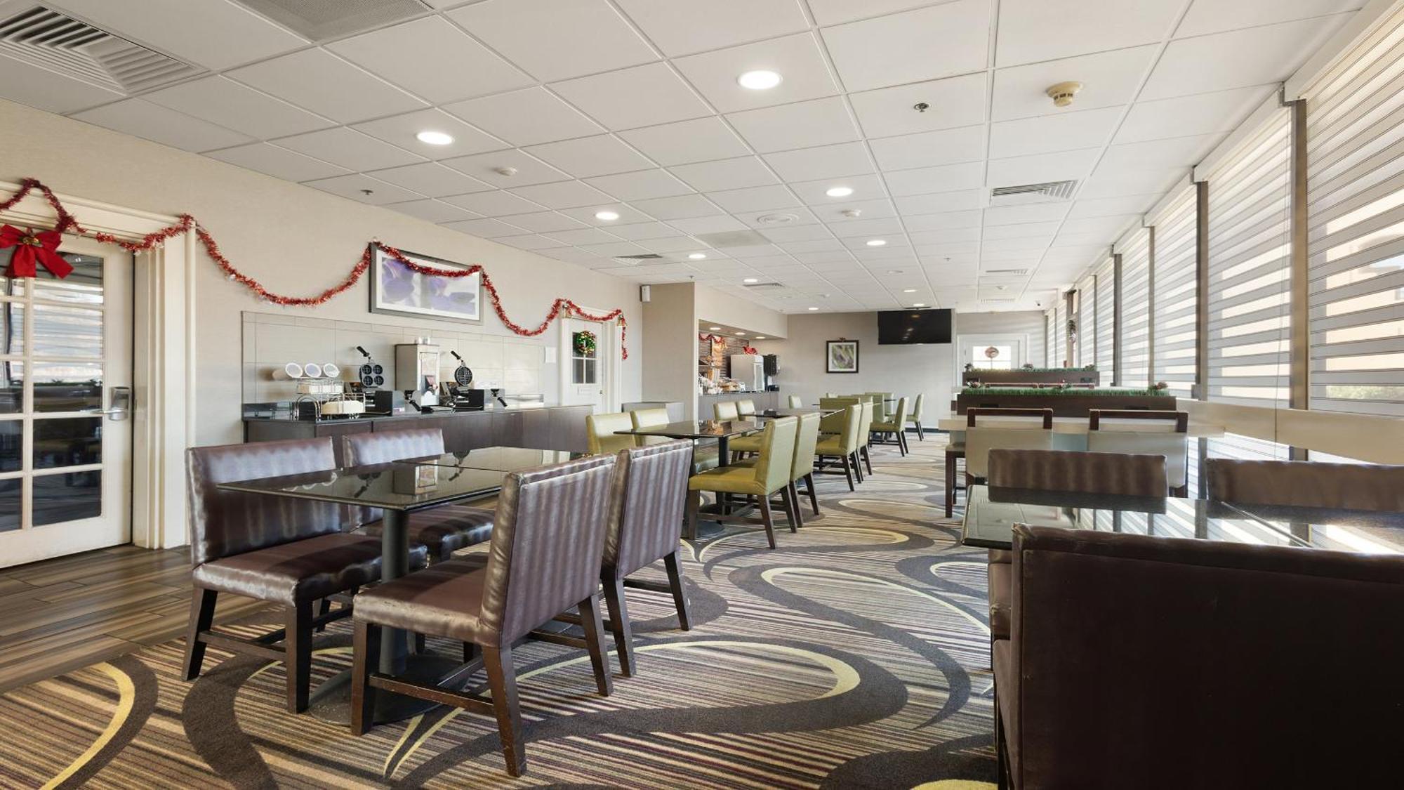 Howard Johnson By Wyndham Sacramento Downtown Экстерьер фото