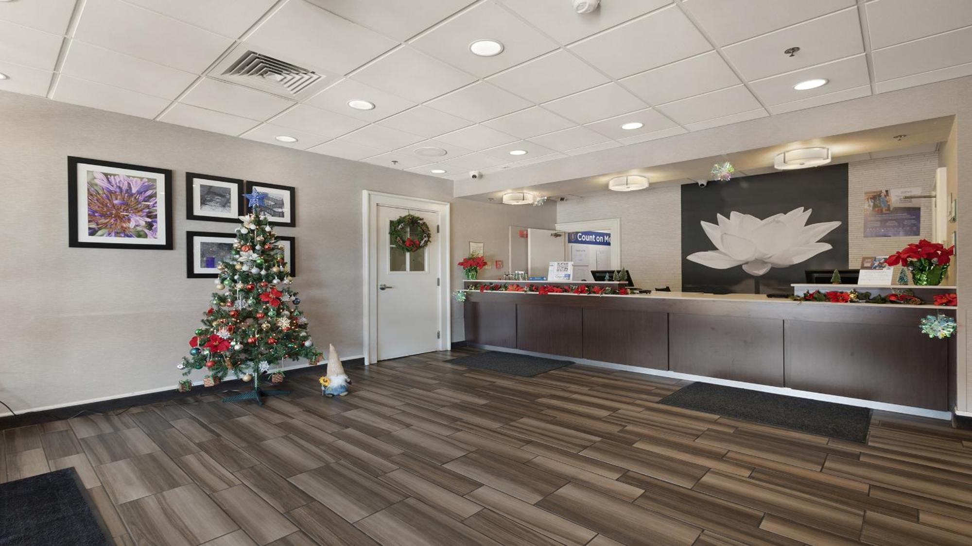 Howard Johnson By Wyndham Sacramento Downtown Экстерьер фото