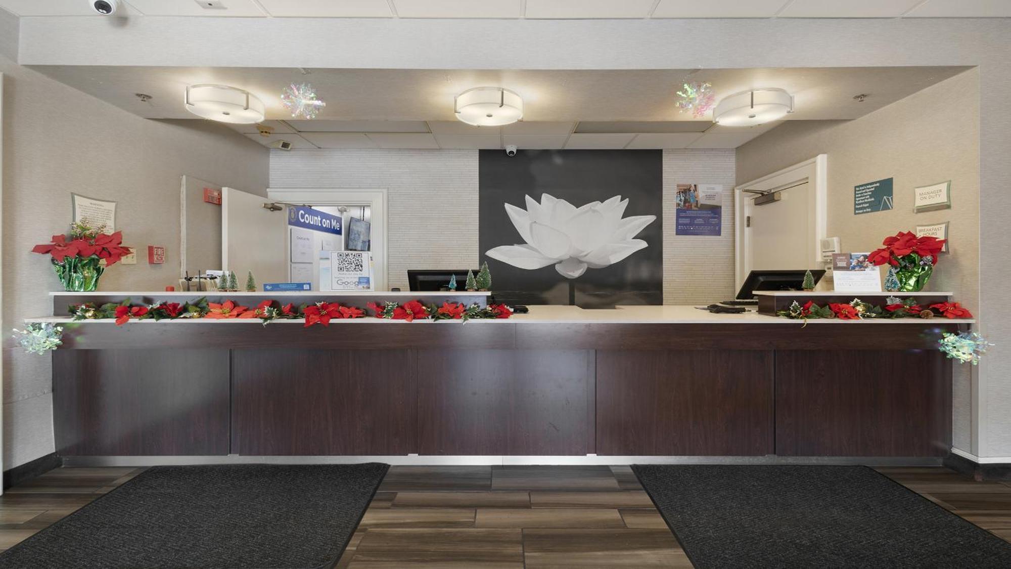 Howard Johnson By Wyndham Sacramento Downtown Экстерьер фото