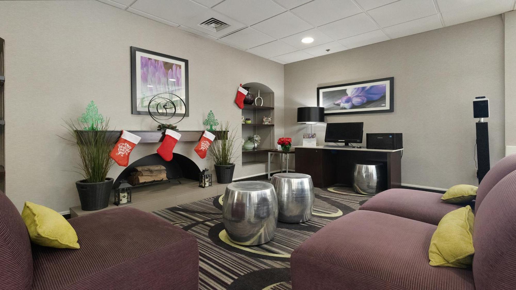 Howard Johnson By Wyndham Sacramento Downtown Экстерьер фото